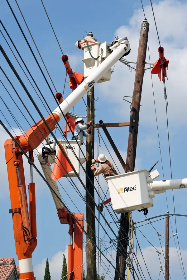 CenterPoint details Houston winter storm impacts, outage restoration progress, and cold-weather safety guidance for residents