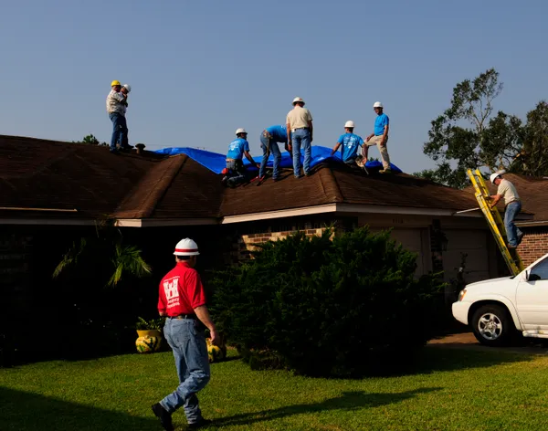 Straight-line winds tear roofs from southeast Houston apartments, displacing 78 residents and damaging 20 units