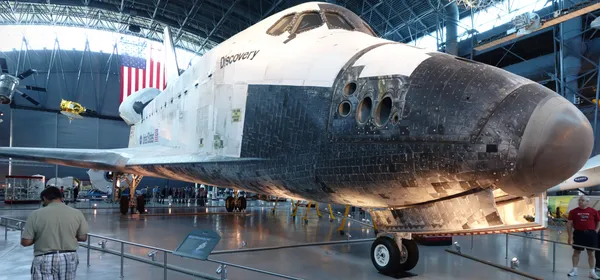 NASA starts contract planning for a potential move of Space Shuttle Discovery to Houston
